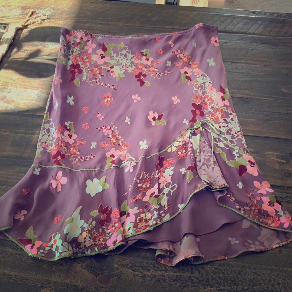 Studio M silk/ rayon blend textured floral skirt.